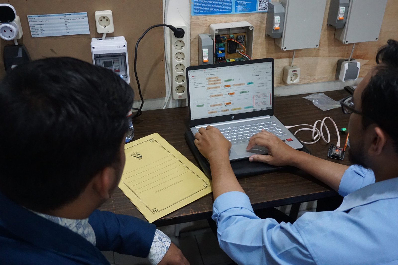 Uji Kompetensi Sertifikasi IoT BNSP di UNS