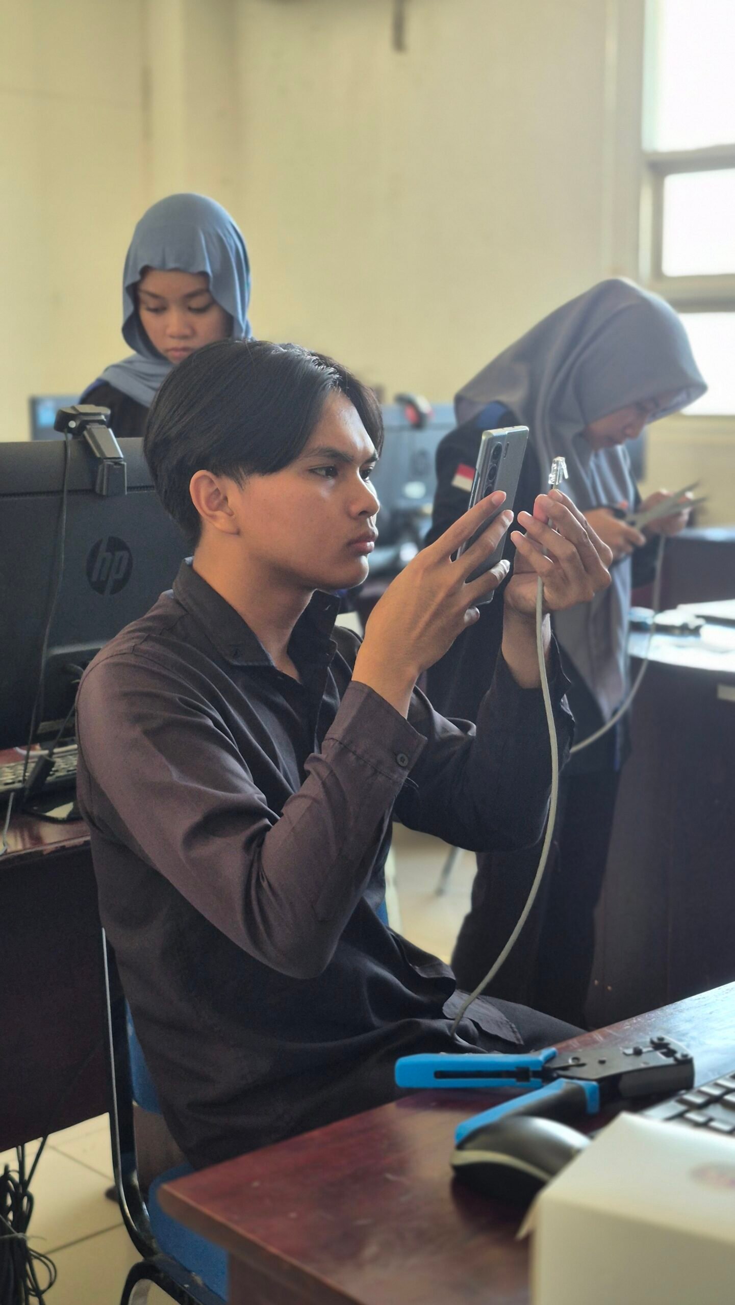 Pelatihan dan Sertifikasi Network Technician - Praktik Instalasi Jaringan Nirkabel