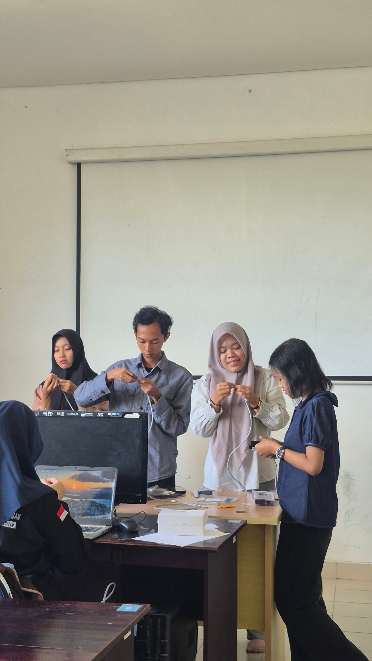 Pelatihan dan Sertifikasi Network Technician - Pemeliharaan dan Penggantian Perangkat Jaringan